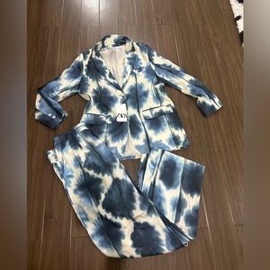 Zara print blue and cream pants suit